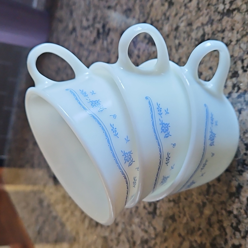 Set OF 3 Vintage Pyrex Blue and White Floral Cups - Picture 1 of 4
